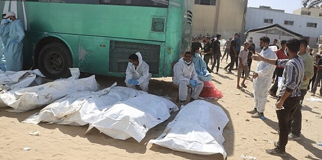 غزہ میں صیہونی فوج کے ہاتھوں اغوا ماں بیٹی کی تلاش میں مصروف العقاد خاندان
