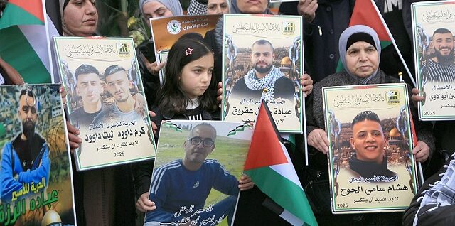 الدامون جیل میں فلسطینی اسیران پر غاصب صیہونی فوج کے وحشیانہ حملے اور حماس کی مذمت