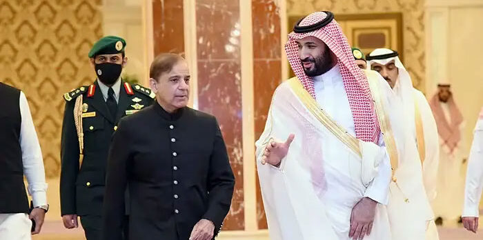 سعودیہ نے خطے کی فوجی کشیدگی پر تشویش کا اظہار کیا، پاکستان کی ثالثی کی حمایت کی