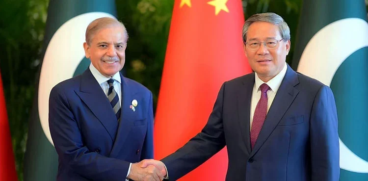 وزیراعظم شہباز شریف کی بیجنگ میں چینی وزیراعظم سے ملاقات