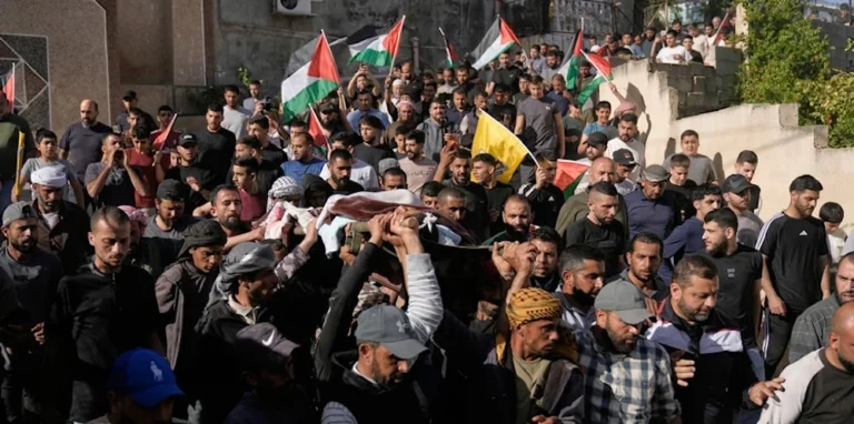 غاصب اسرائیل کی جارحیت میں مغربی کنارے میں فلسطینی نوجوان شہید
