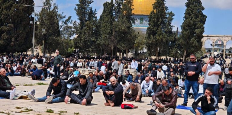 75 ہزار فلسطینیوں نے مسجد اقصیٰ میں جمعہ کی نماز ادا کی