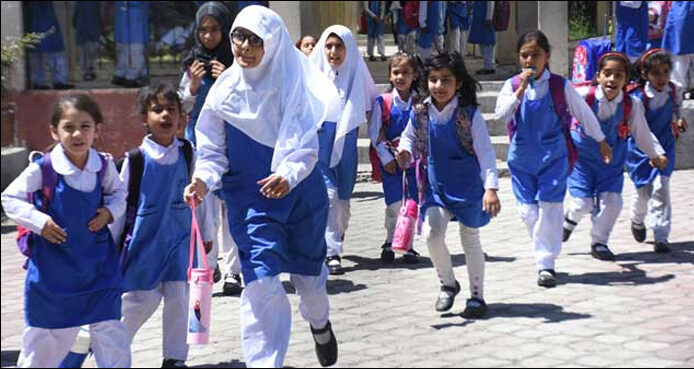 گرمیوں کی چھٹیوں میں کمی پر وزیر تعلیم کا بیان